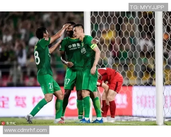 上海街舞队在世界滑板锦标赛中以98分领跑积分榜展现强大实力